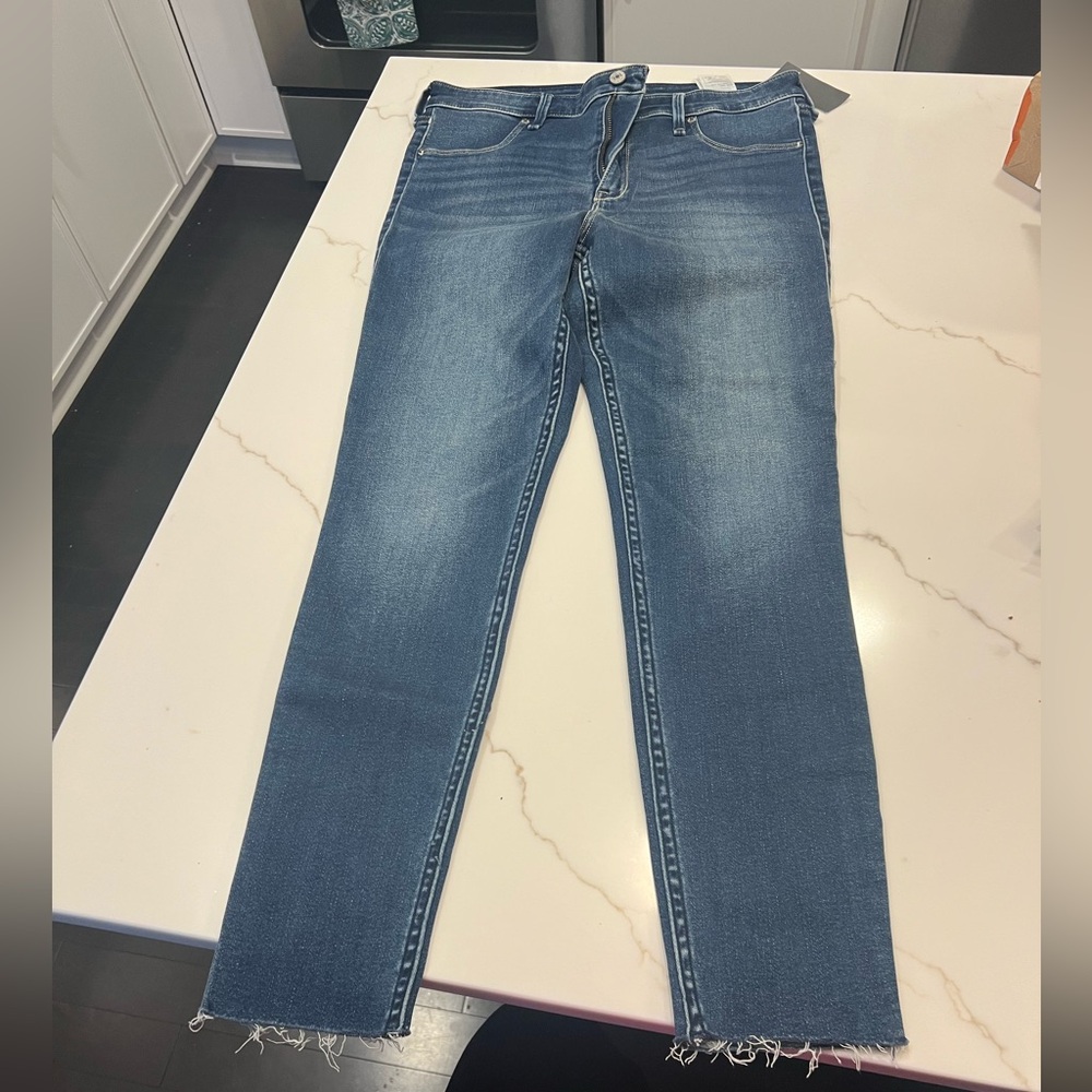 NWT Abercrombie & Fitch Women’s High waisted Skinny Jeans